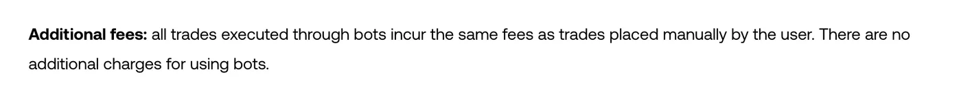 欧易帮助中心现货网格说明页中的「Additional fees」条款：通过策略执行的交易与用户手动下单收取相同的费用，使用策略不另外收费